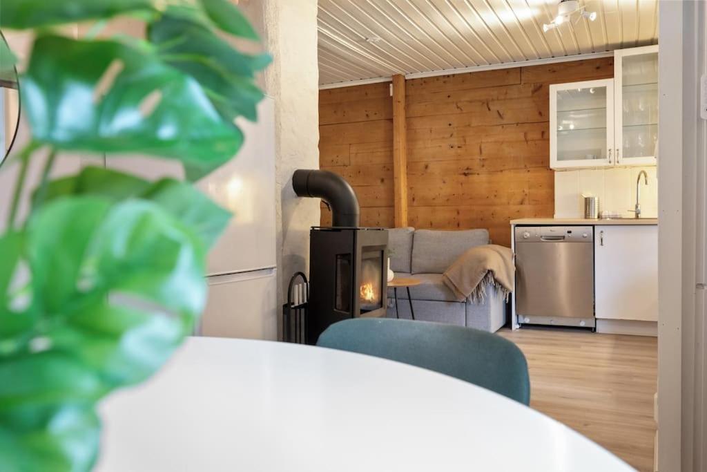 Central Apartment With Balcony, Self-Check In & Private Entrance Bergen Zewnętrze zdjęcie