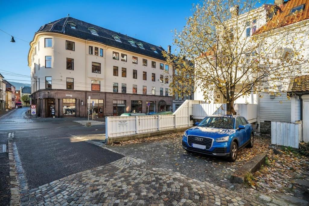 Central Apartment With Balcony, Self-Check In & Private Entrance Bergen Zewnętrze zdjęcie