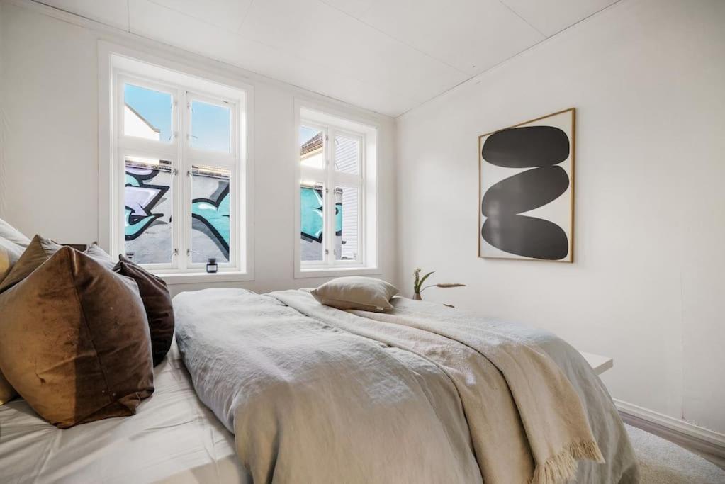 Central Apartment With Balcony, Self-Check In & Private Entrance Bergen Zewnętrze zdjęcie