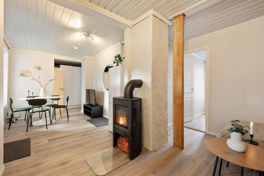 Central Apartment With Balcony, Self-Check In & Private Entrance Bergen Zewnętrze zdjęcie